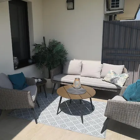 Fox A11 Apartment