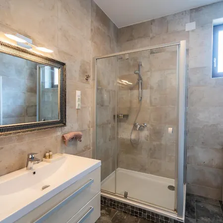 Fox A11 Apartment Zamardi