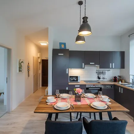 Fox A11 Appartement Zamárdi